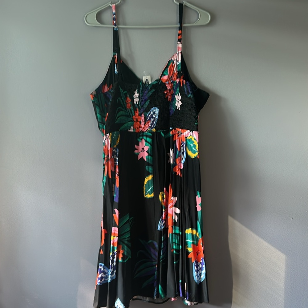 Old Navy Black Tropical Floral Midi Dress - Picture 4 of 4